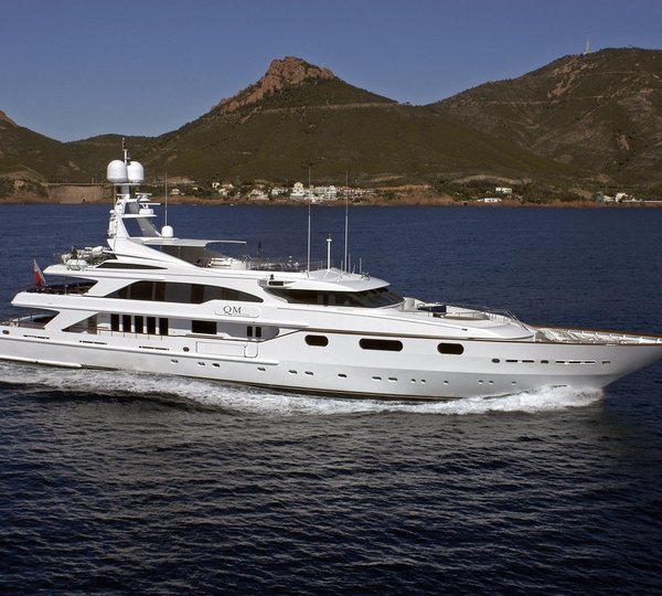 See The Entire List Of Luxury Yachts 50m 164 Ft In Length Charterworld